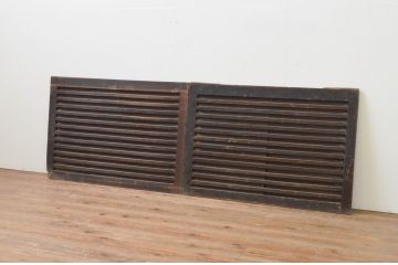アンティーク建具　杉材　和モダンな空間作りにおすすめな横桟の板戸窓2枚セット(引き戸)(R-067783)