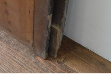 アンティーク建具　杉材　和モダンな空間作りにおすすめな横桟の板戸窓2枚セット(引き戸)(R-067783)