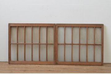 アンティーク建具　レトロな空間作りにおすすめな格子入りガラス窓2枚セット(引き戸、格子戸、ガラス戸)(R-067787)