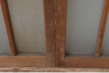 アンティーク建具　レトロな空間作りにおすすめな格子入りガラス窓2枚セット(引き戸、格子戸、ガラス戸)(R-067787)