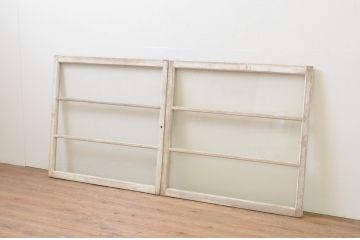 アンティーク建具　ペイント仕上げ限定　インテリアに合わせやすいシンプルなペンキガラス窓2枚セット(引き戸、ガラス戸)(R-067788)