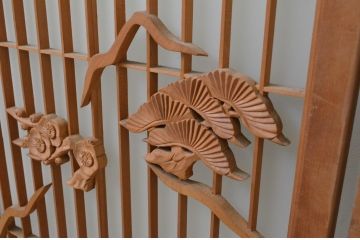 アンティーク建具　片面ガラス　鶴と亀の彫刻が目を惹く!上質な和の空間づくりにおすすめな書院戸2枚セット(窓、引き戸、ガラス戸)(R-067791)