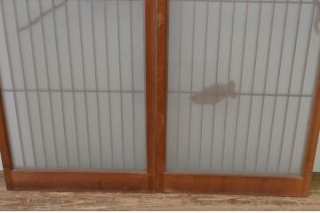 アンティーク建具　片面ガラス　鶴と亀の彫刻が目を惹く!上質な和の空間づくりにおすすめな書院戸2枚セット(窓、引き戸、ガラス戸)(R-067791)