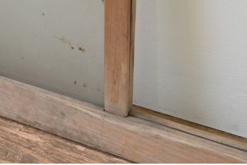アンティーク建具　レトロな雰囲気漂う小さなガラス窓2枚セット(引き戸、ガラス戸)(R-067797)