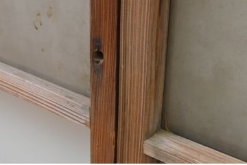 アンティーク建具　経年を感じさせる木味が魅力のガラス窓2枚セット(引き戸、ガラス戸)(R-067798)