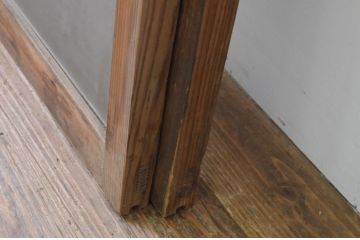 アンティーク建具　経年を感じさせる木味が魅力のガラス窓2枚セット(引き戸、ガラス戸)(R-067798)
