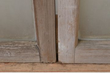 アンティーク建具　ペイント仕上げ限定　大正ロマンの雰囲気漂うガラス窓2枚セット(ガラス戸、引き戸)(R-067808)