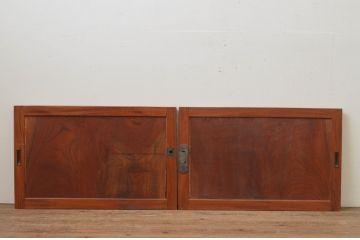 アンティーク建具　総欅(ケヤキ)材　一枚板　深みのある色合いが魅力の板戸窓2枚セット(引き戸)(R-067817)