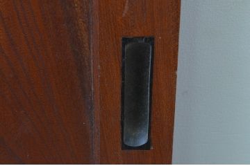 アンティーク建具　総欅(ケヤキ)材　一枚板　深みのある色合いが魅力の板戸窓2枚セット(引き戸)(R-067817)