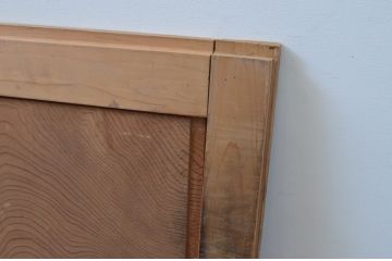 アンティーク建具　杉材　一枚板　時代の流れを感じさせる木味が魅力の板戸窓2枚セット(引き戸)(R-067819)