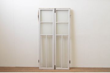 アンティーク建具　ペイント仕上げ限定　レトロな空間づくりにおすすめの両開き窓1対(2枚セット、ガラス戸、ガラス扉)(R-067827)