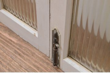 アンティーク建具　ペイント仕上げ限定　レトロな空間づくりにおすすめの両開き窓1対(2枚セット、ガラス戸、ガラス扉)(R-067827)