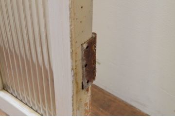 アンティーク建具　ペイント仕上げ限定　レトロな空間づくりにおすすめの両開き窓1対(2枚セット、ガラス戸、ガラス扉)(R-067827)