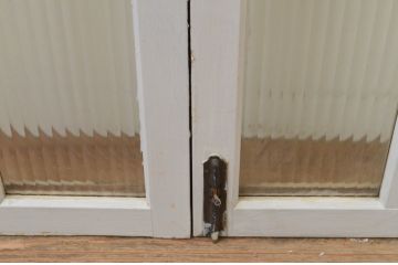 アンティーク建具　ペイント仕上げ限定　レトロな空間づくりにおすすめの両開き窓1対(2枚セット、ガラス戸、ガラス扉)(R-067828)