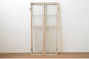 アンティーク建具　ペイント仕上げ限定　レトロな空間づくりにおすすめの両開き窓1対(2枚セット、ガラス戸、ガラス扉)(R-067828)
