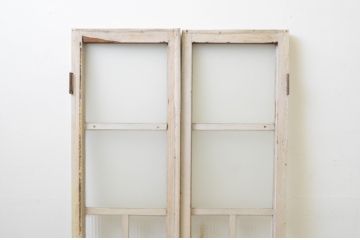 アンティーク建具　ペイント仕上げ限定　レトロな空間づくりにおすすめの両開き窓1対(2枚セット、ガラス戸、ガラス扉)(R-067828)