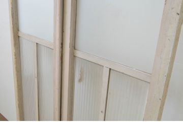 アンティーク建具　ペイント仕上げ限定　レトロな空間づくりにおすすめの両開き窓1対(2枚セット、ガラス戸、ガラス扉)(R-067828)