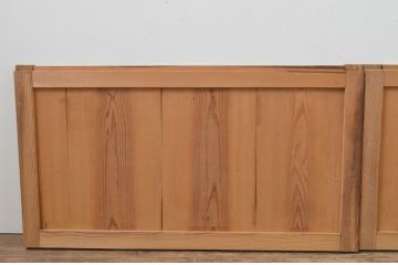 アンティーク建具　杉材　時代の流れを感じられる板戸窓2枚セット(引き戸)(R-067836)