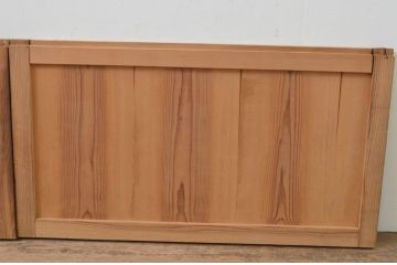 アンティーク建具　杉材　時代の流れを感じられる板戸窓2枚セット(引き戸)(R-067836)