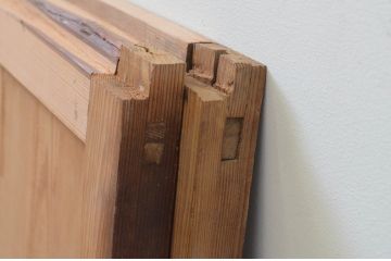 アンティーク建具　杉材　時代の流れを感じられる板戸窓2枚セット(引き戸)(R-067836)