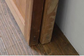 アンティーク建具　杉材　時代の流れを感じられる板戸窓2枚セット(引き戸)(R-067836)