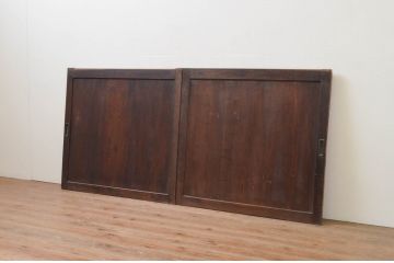 アンティーク建具　槐(エンジュ)材　和モダンの雰囲気溢れる板戸窓2枚セット(引き戸)(R-067837)