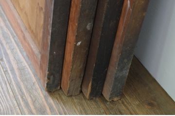 アンティーク建具　杉材　落ち着いた和の空間を演出する板戸窓4枚セット(引き戸)(R-067843)