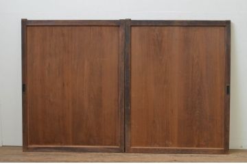 アンティーク建具　杉材　時代の流れを感じさせる板戸窓2枚セット(引き戸)(R-067844)