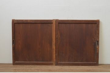 アンティーク建具　杉材　和モダンな雰囲気を醸し出す板戸窓2枚セット(引き戸)(R-067848)
