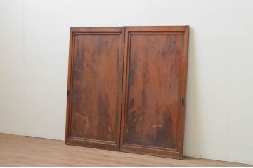 アンティーク建具　杉材　一枚板　味わい深い色合いと杢目が魅力的な板戸窓2枚セット(引き戸)(R-067854)