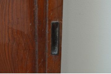 アンティーク建具　杉材　一枚板　味わい深い色合いと杢目が魅力的な板戸窓2枚セット(引き戸)(R-067854)
