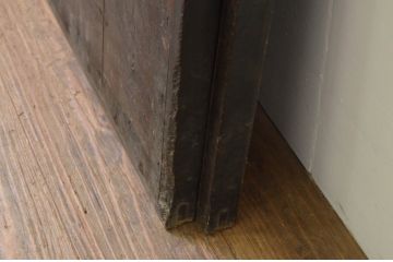 アンティーク建具　杉材　上品な色合いが魅力の縦桟板戸窓2枚セット(引き戸)(R-067855)