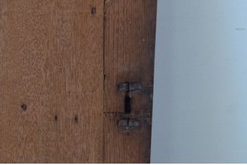 アンティーク建具　総欅(ケヤキ)材　時代の流れを感じさせる木味が魅力の横桟板戸窓2枚セット(格子戸、引き戸)(R-067856)