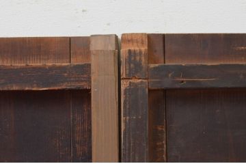 アンティーク建具　経年を感じさせる木味が魅力の横桟板戸窓2枚セット(格子戸、引き戸)(R-067857)