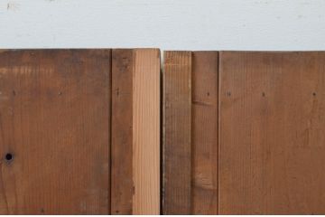 アンティーク建具　経年を感じさせる木味が魅力の横桟板戸窓2枚セット(格子戸、引き戸)(R-067857)