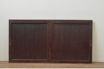 アンティーク建具　杉材　上品な和の雰囲気漂う板戸窓2枚セット(引き戸)(R-067858)