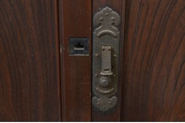 アンティーク建具　総欅(ケヤキ)材　時を経た味わいが魅力的な板戸窓2枚セット(引き戸)(R-067860)