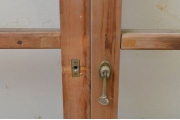 アンティーク建具　レトロな雰囲気が魅力のガラス窓2枚セット(引き戸、ガラス戸)(R-067865)