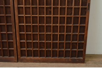 アンティーク建具　格子から覗く木目が美しい!マス目(升目)の格子窓2枚セット(きつね格子、狐格子、格子戸、引き戸、板戸)(R-067866)