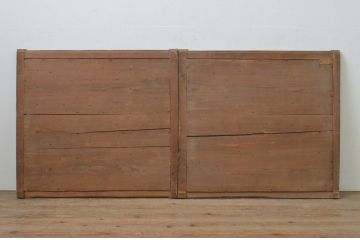 アンティーク建具　杉材　時代の流れを感じさせる縦桟板戸窓2枚セット(引き戸)(R-067867)