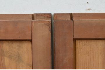 アンティーク建具　松材　一枚板　経年を感じさせる木味が魅力の板戸窓2枚セット(引き戸)(R-067868)