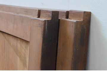 アンティーク建具　松材　一枚板　経年を感じさせる木味が魅力の板戸窓2枚セット(引き戸)(R-067868)