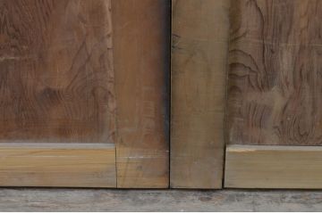 アンティーク建具　杉材　一枚板　時を経た風合いが味わい深い板戸窓2枚セット(引き戸)(R-067870)