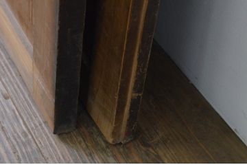 アンティーク建具　杉材　一枚板　時を経た風合いが味わい深い板戸窓2枚セット(引き戸)(R-067870)