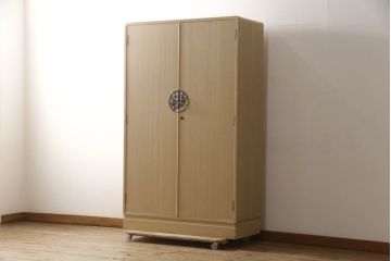 中古　伝統工芸士　吉沢昭次作　細やかな意匠が施された金具が魅力的な加茂桐箪笥(胴丸、桐たんす、衣装箪笥、着物箪笥、収納箪笥、和タンス、引き出し)(R-067909)