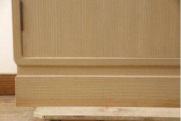 中古　伝統工芸士　吉沢昭次作　細やかな意匠が施された金具が魅力的な加茂桐箪笥(胴丸、桐たんす、衣装箪笥、着物箪笥、収納箪笥、和タンス、引き出し)(R-067909)