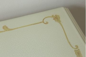 中古　イタリア高級家具　SILIK(シリック)　ロココ調の豪華な装飾が優美なチェスト(サイドキャビネット、サイドボード、戸棚、収納棚)(定価約80万円)(R-067911)