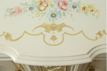 中古　イタリア高級家具　SILIK(シリック)　ロココ調の豪華な装飾が優美なチェスト(サイドキャビネット、サイドボード、戸棚、収納棚)(定価約80万円)(R-067911)