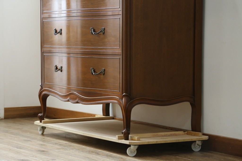 中古　美品　DREXEL HERITAGE(ドレクセルヘリテイジ)　Touraine(ツーレイン)　マホガニー材製の贅沢なアンティーク調チェスト　(R-067912)