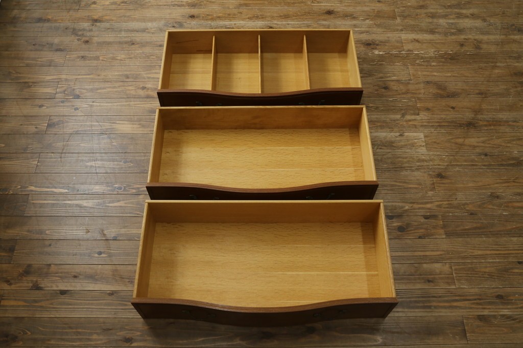 中古　美品　DREXEL HERITAGE(ドレクセルヘリテイジ)　Touraine(ツーレイン)　マホガニー材製の贅沢なアンティーク調チェスト　(R-067912)